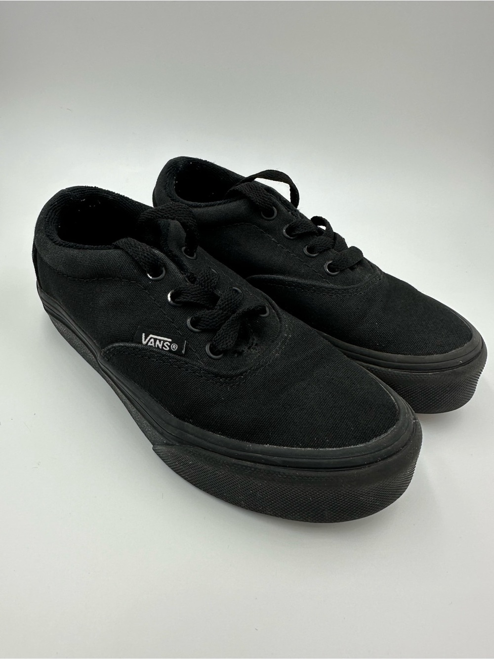 Van’s Doheny Kids Black Canvas Low Top Sneakers